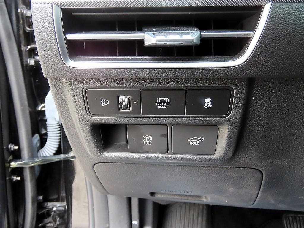 HYUNDAI Sonata - Vista 12