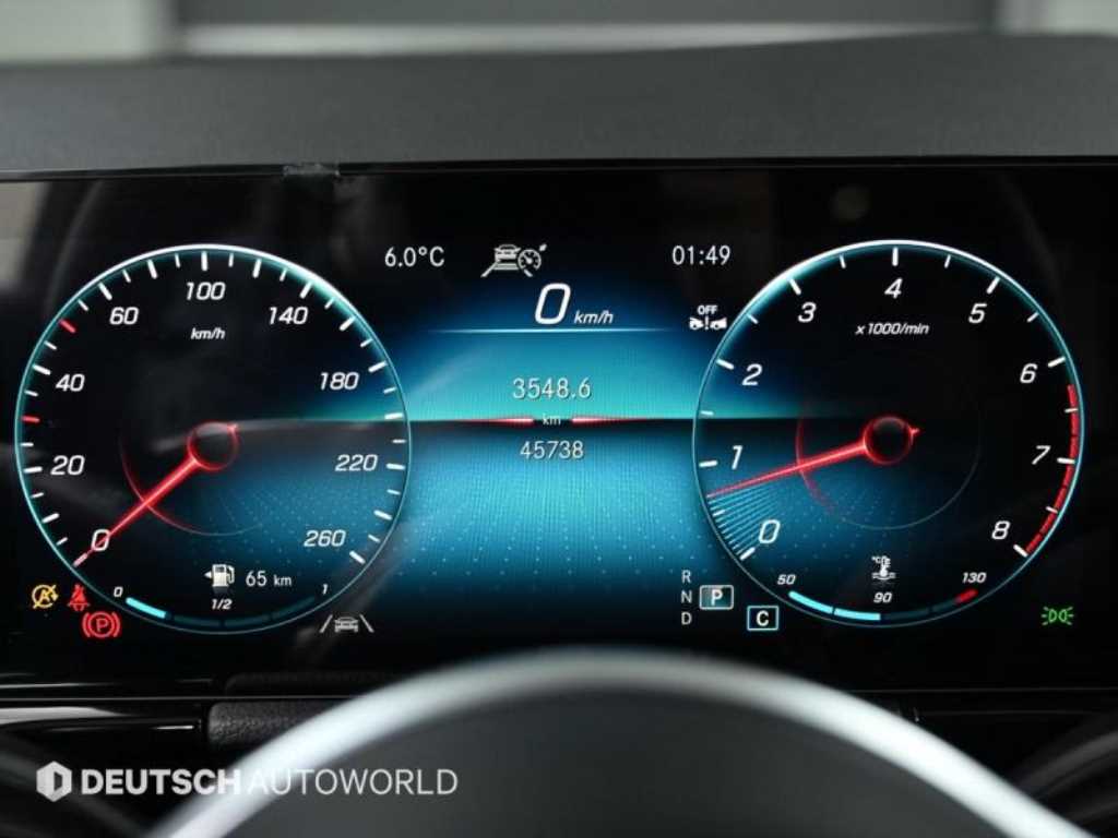 Mercedes Benz GLA Class - Vista 8