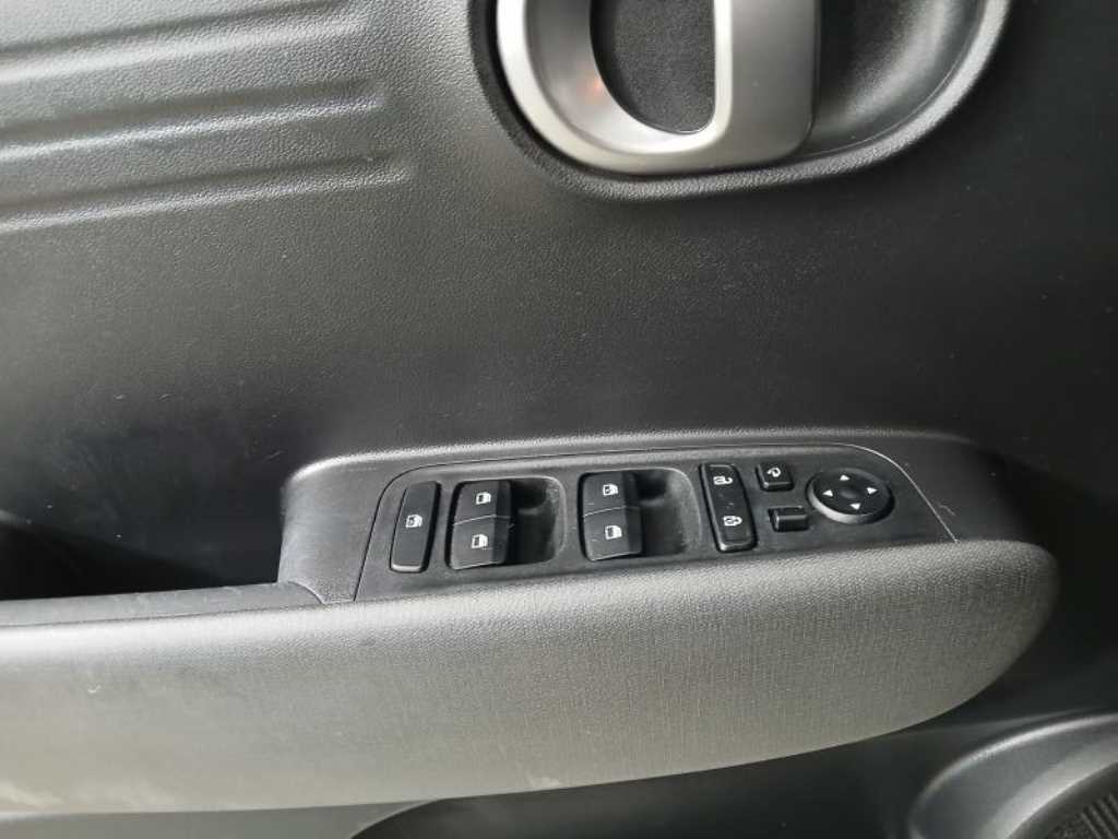 HYUNDAI Casper - Vista 10