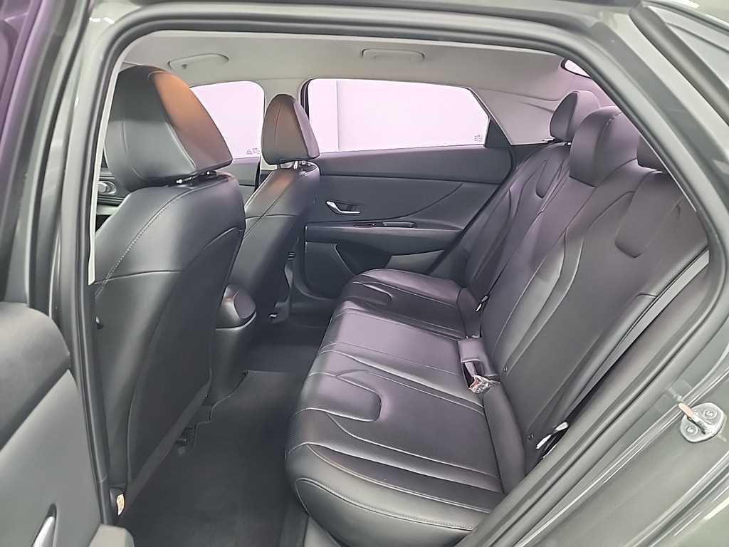 HYUNDAI Avante - Vista 12