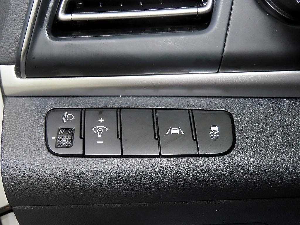 HYUNDAI Avante 2019 Blanco - Importación desde Corea - HF Imports Iquique - Foto 14