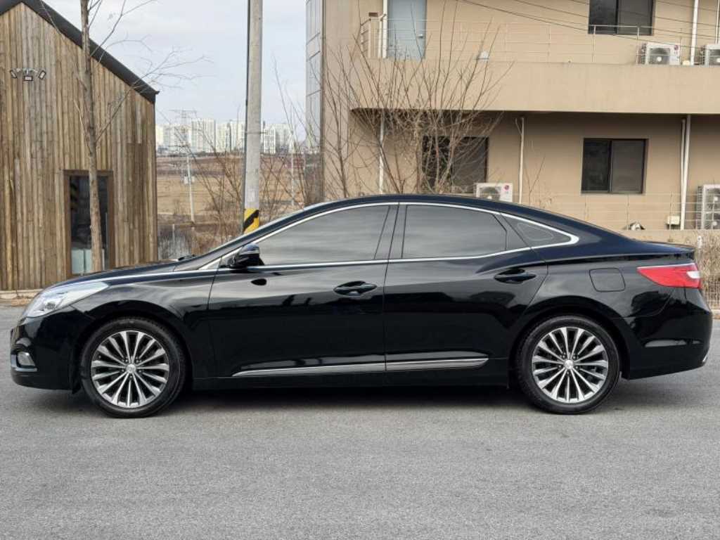 HYUNDAI Grandeur - Vista 7