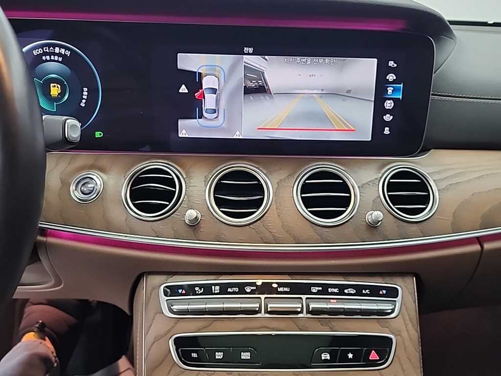 Mercedes Benz E class - Vista 10