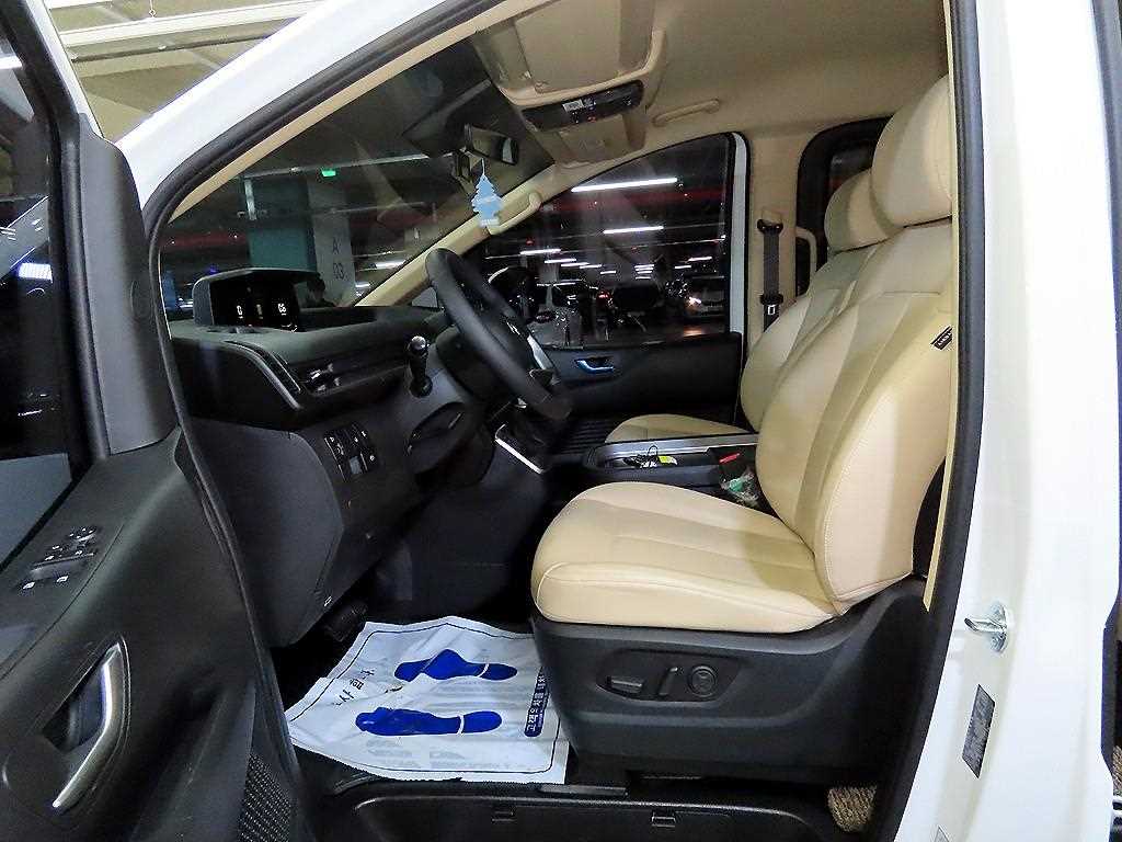 HYUNDAI Staria - Vista 6