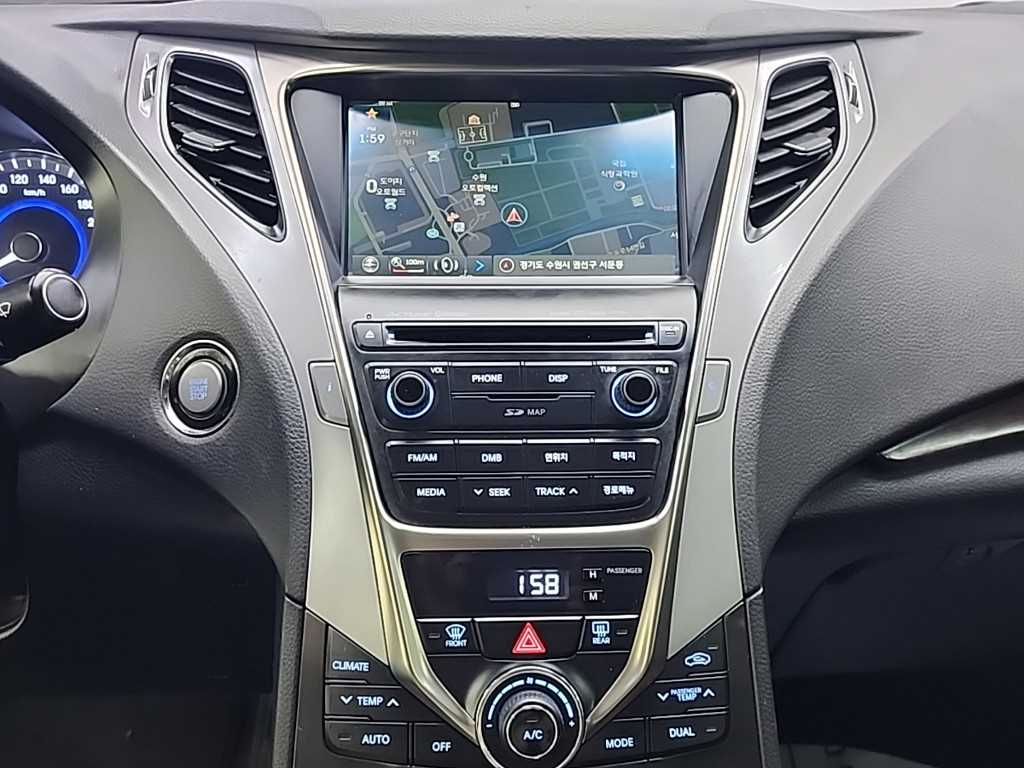 HYUNDAI Grandeur - Vista 10