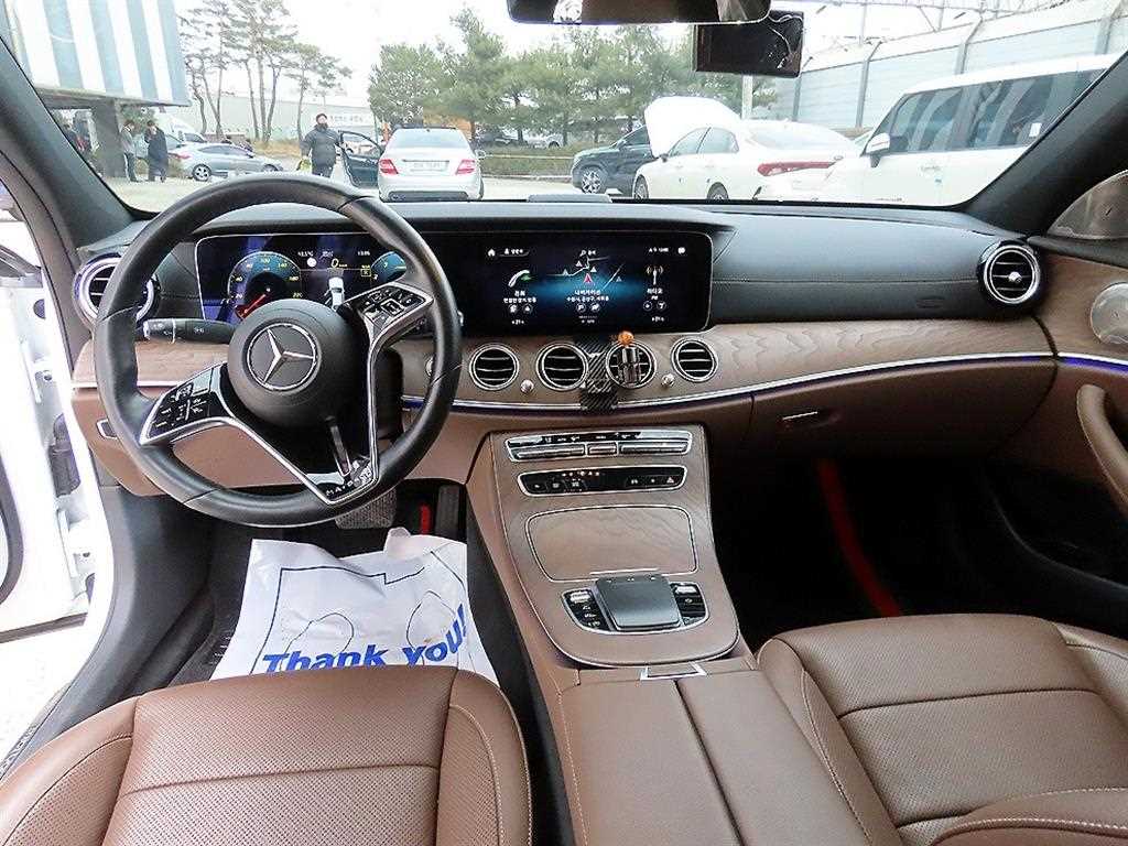 Mercedes Benz E class - Vista 7