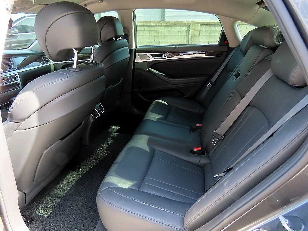 Genesis G80 - Vista 6