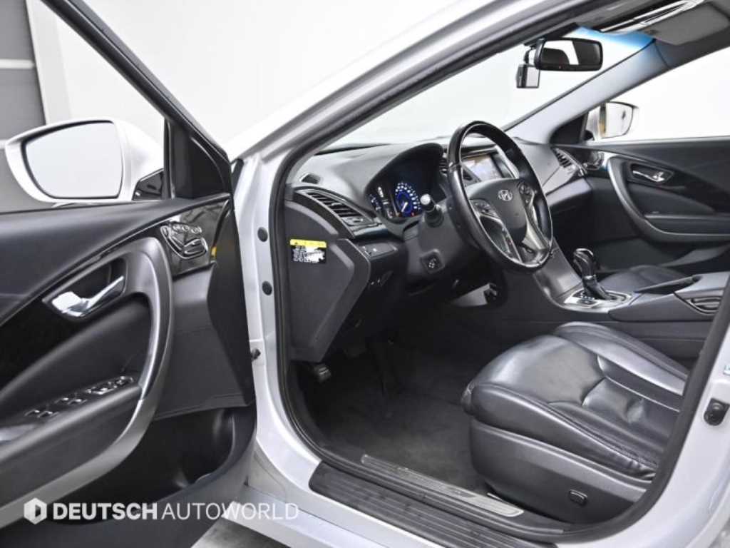 HYUNDAI Grandeur - Vista 11