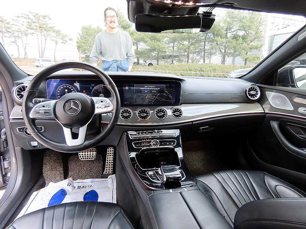 Mercedes Benz CLS Class - Vista 7