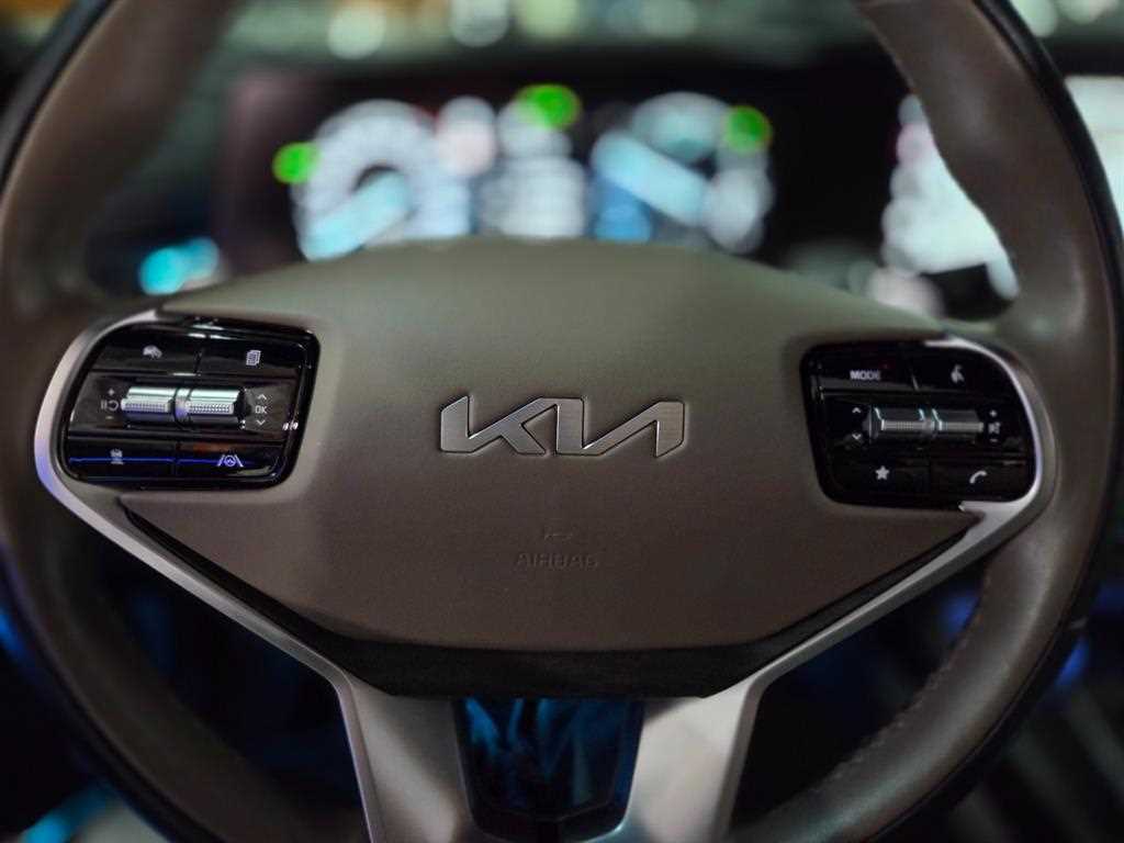 KIA K8 - Vista 7