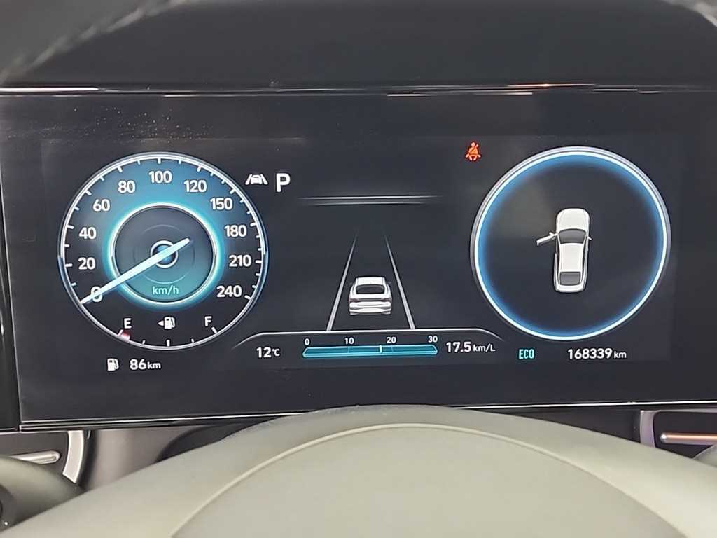 HYUNDAI Avante - Vista 6