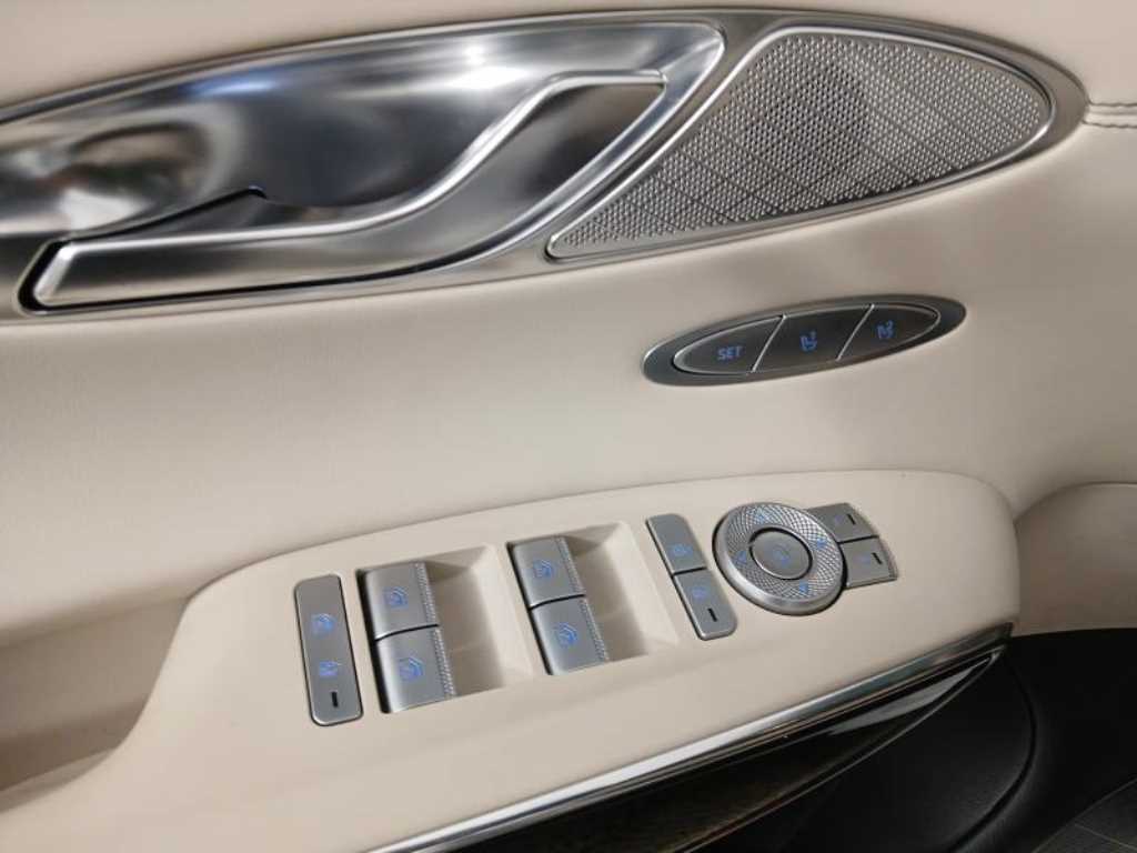 Genesis GV70 - Vista 10