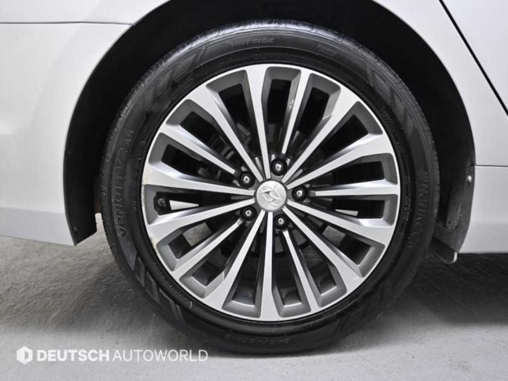 HYUNDAI Grandeur - Vista 5