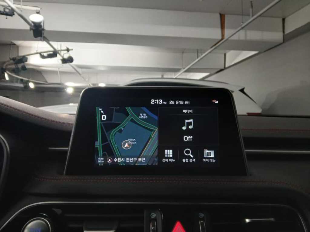 Genesis G70 - Vista 10