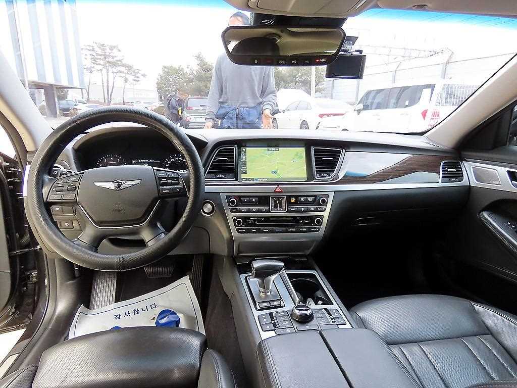 Genesis G80 - Vista 7