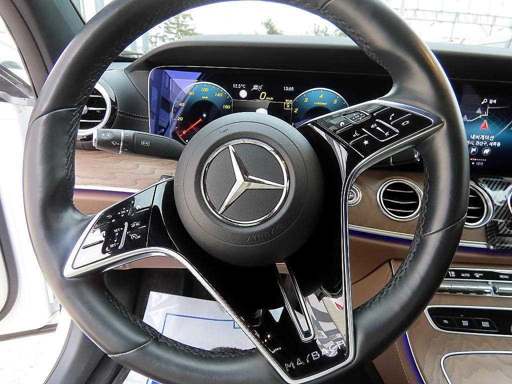 Mercedes Benz E class - Vista 8