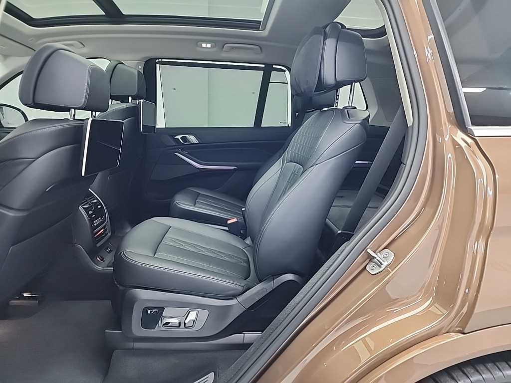 BMW X7 - Vista 12