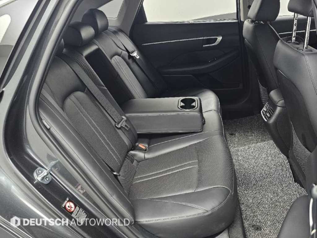 HYUNDAI Sonata - Vista 12