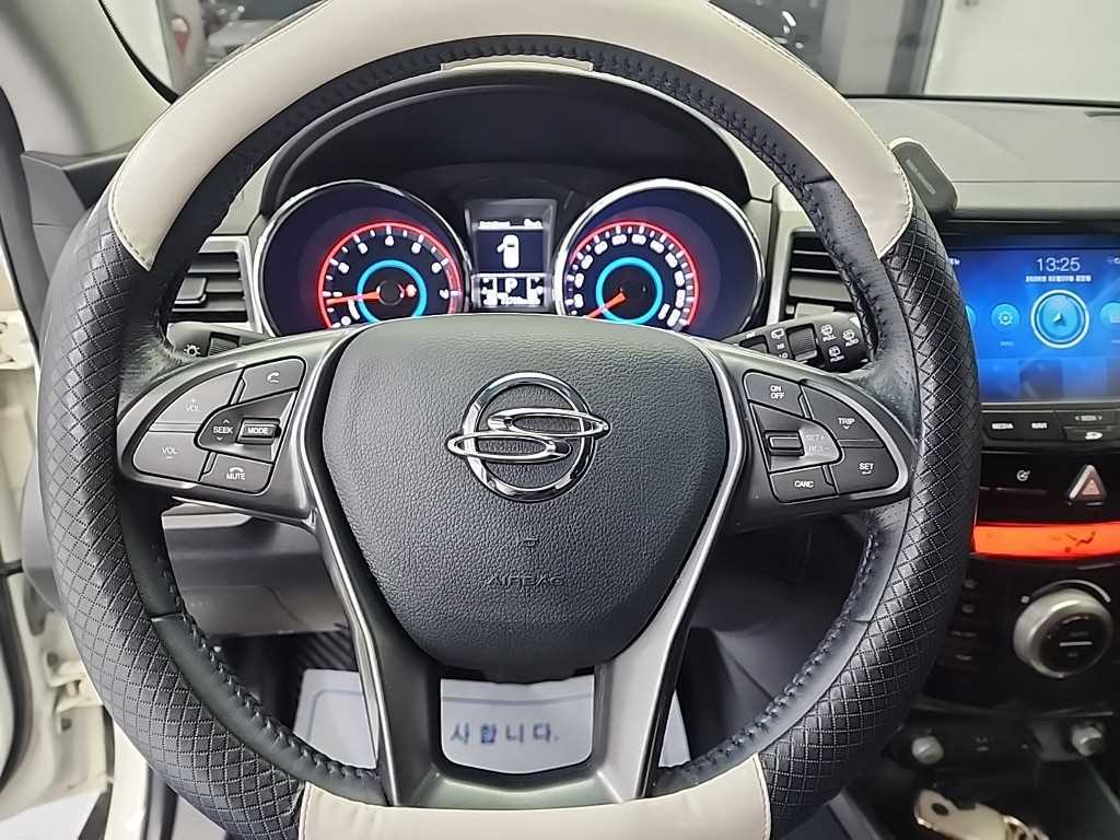 Ssangyong Tivoli - Vista 9