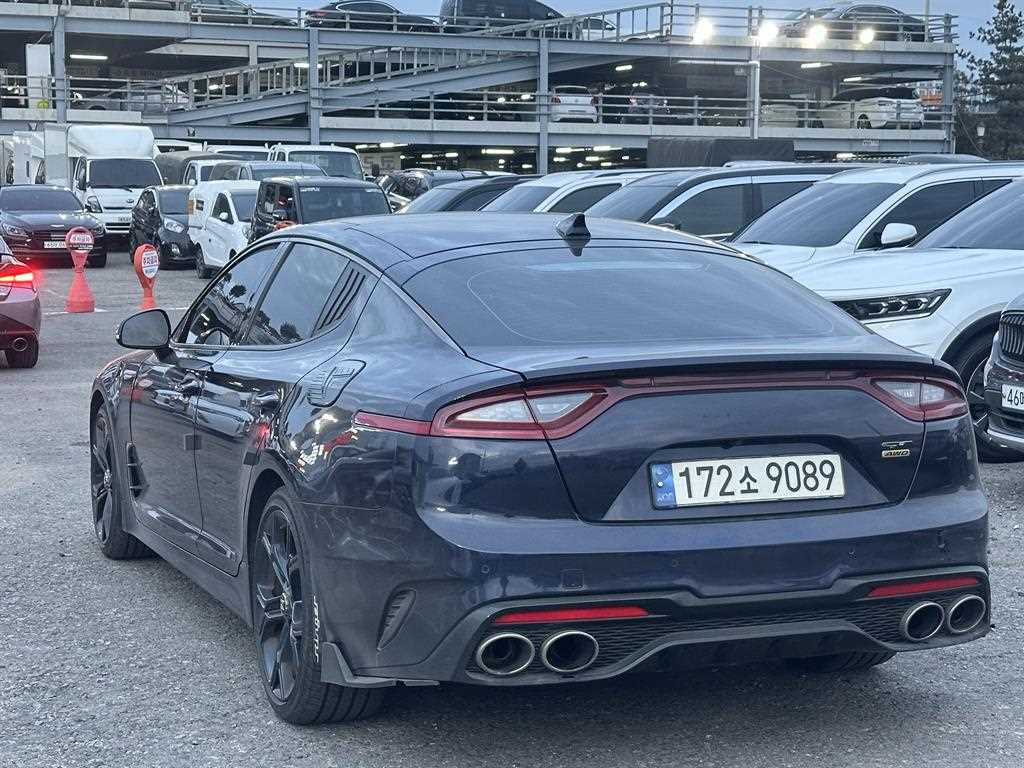 KIA Stinger - Vista 6