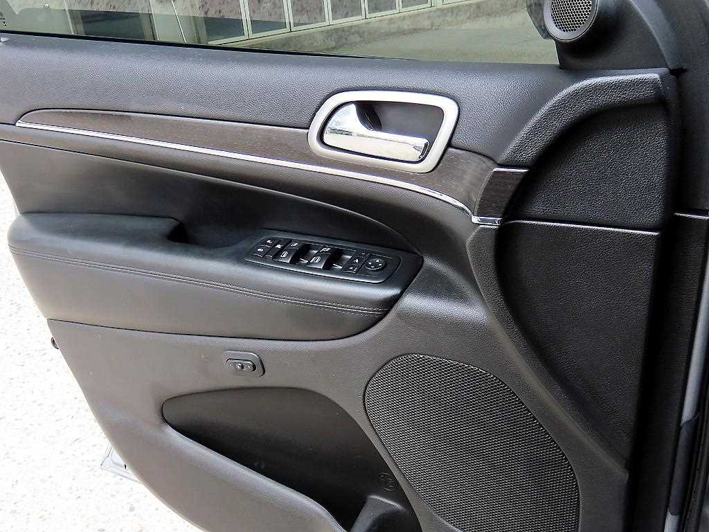 Jeep Cherokee - Vista 11