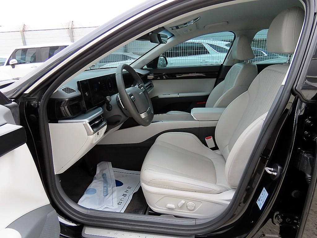 HYUNDAI Grandeur - Vista 5