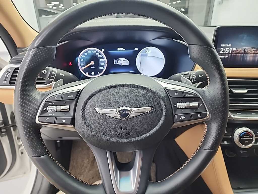 Genesis G70 - Vista 9