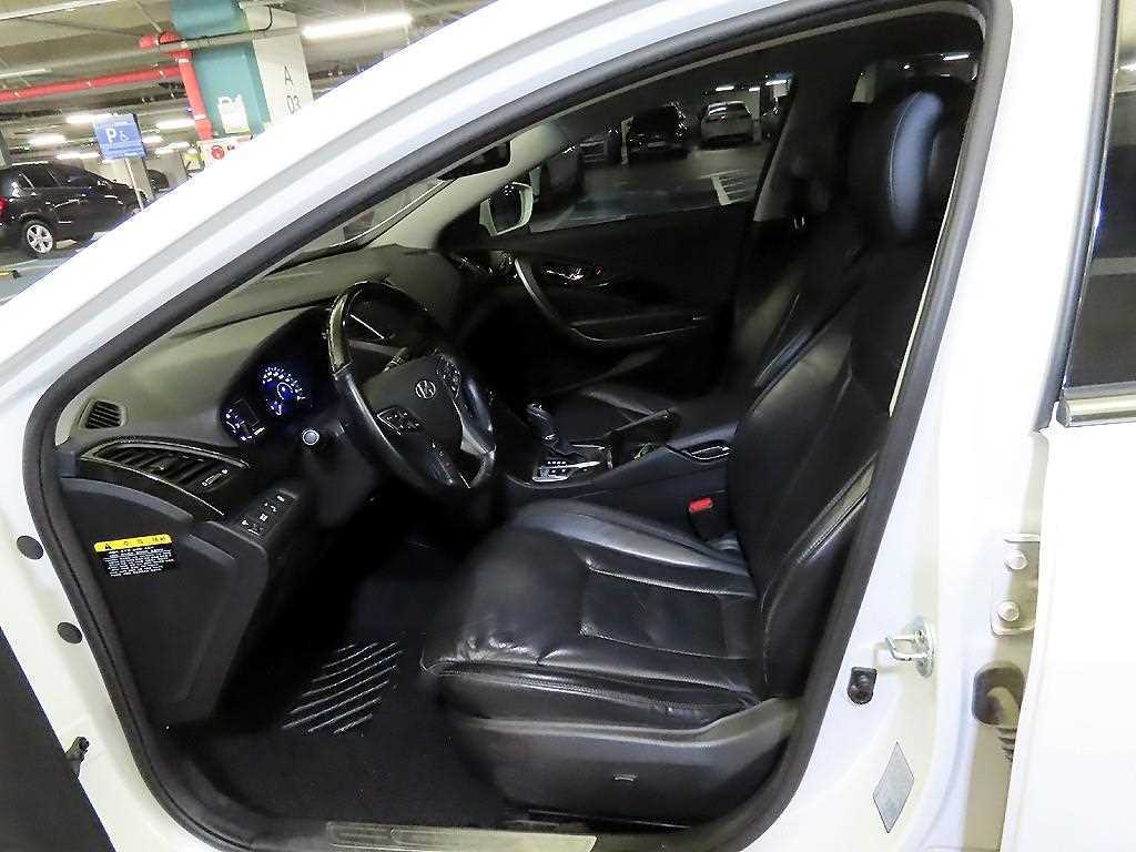 HYUNDAI Grandeur - Vista 6