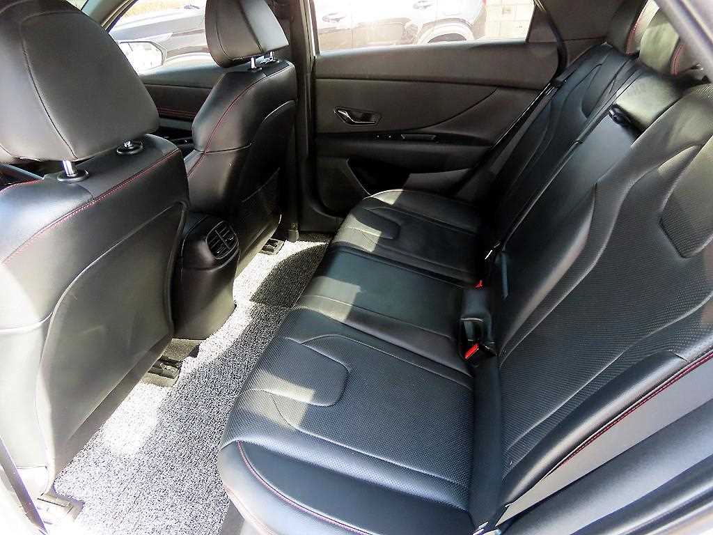 HYUNDAI Avante - Vista 6