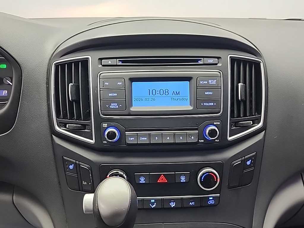 HYUNDAI Starex - Vista 10