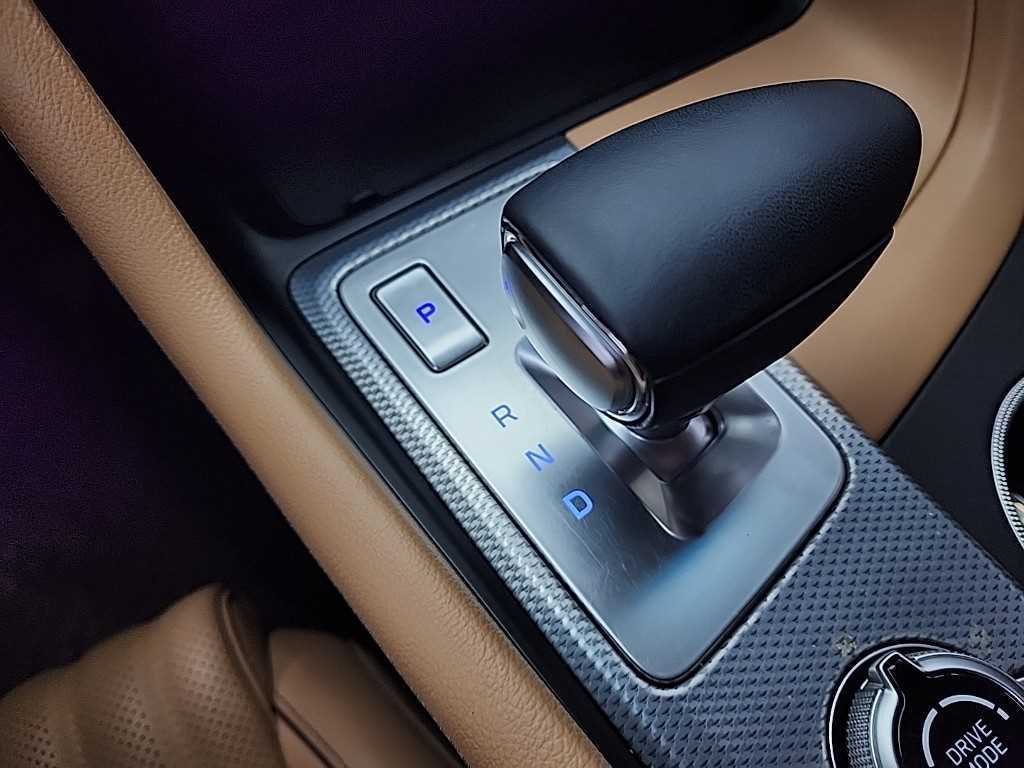 Genesis G70 - Vista 8