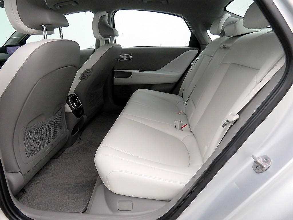 HYUNDAI Ioniq 6 - Vista 7