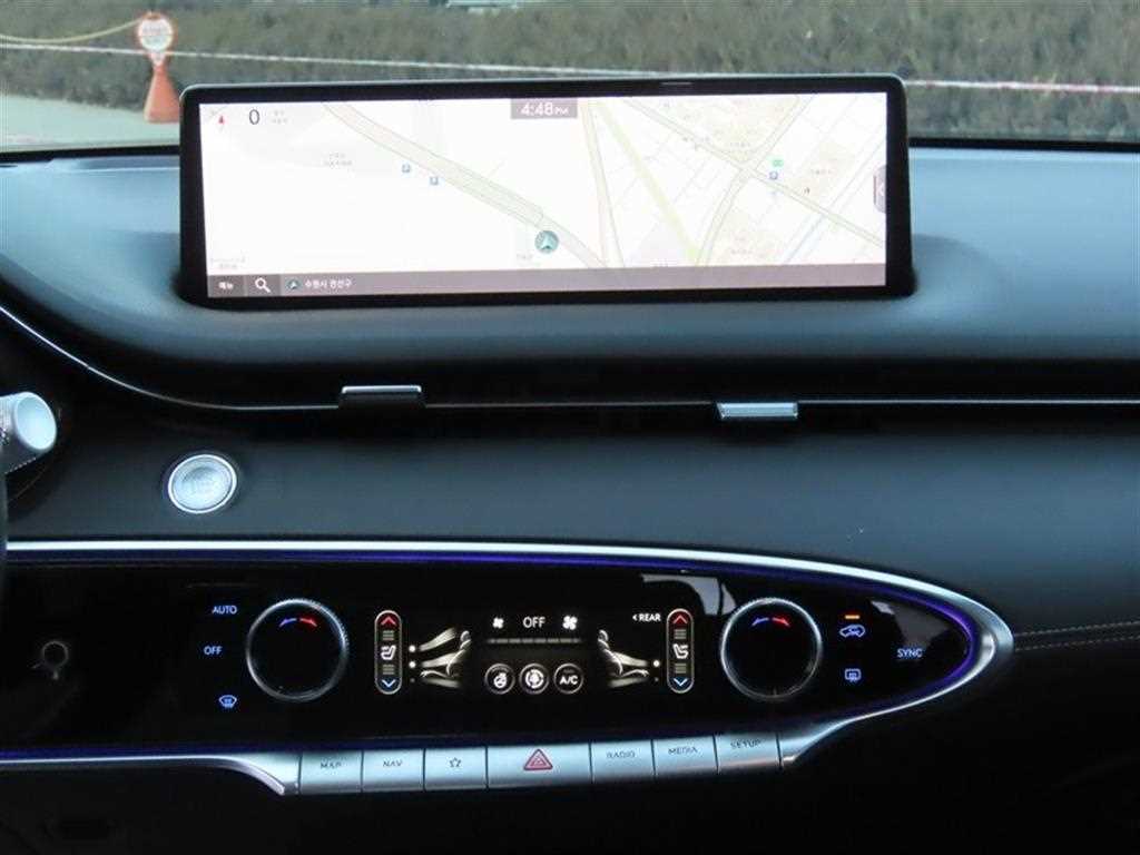 Genesis GV70 - Vista 11