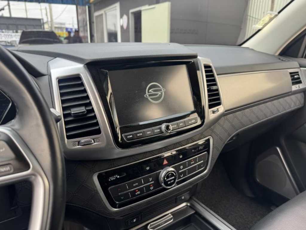 Ssangyong Rexton - Vista 9