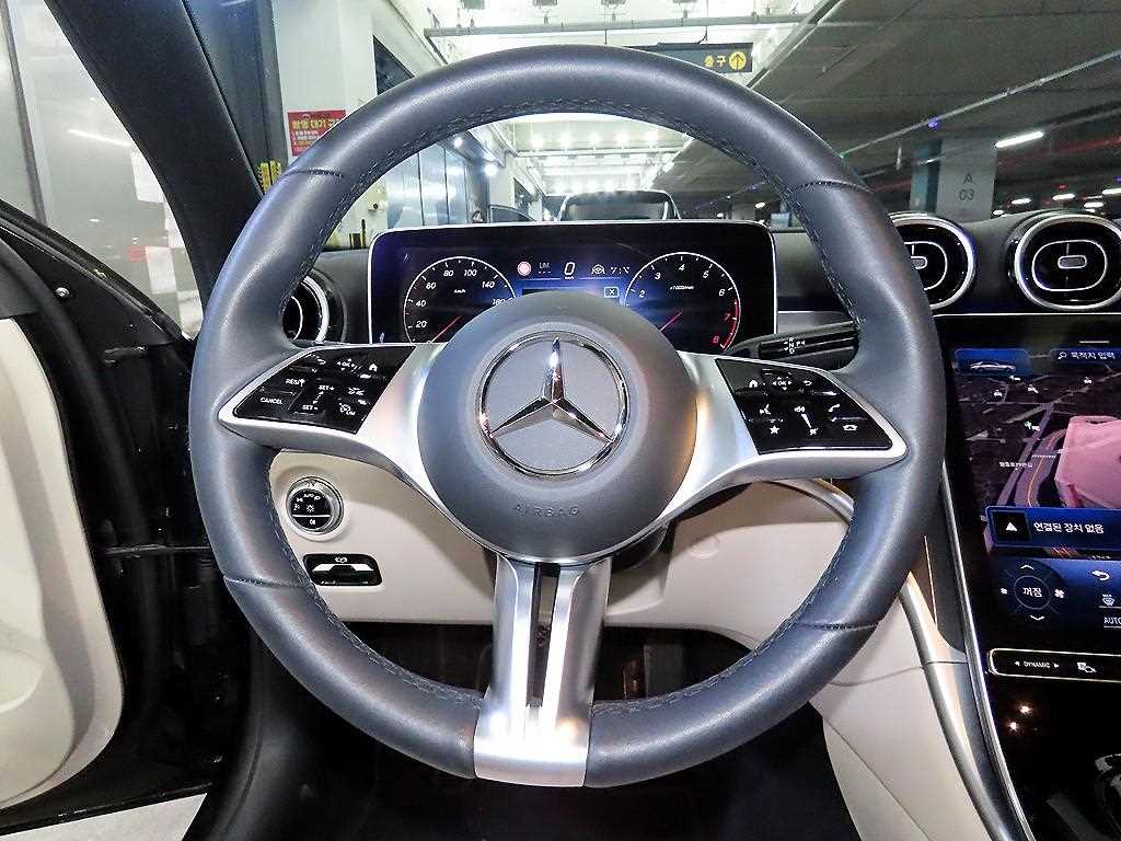 Mercedes Benz C Class - Vista 8