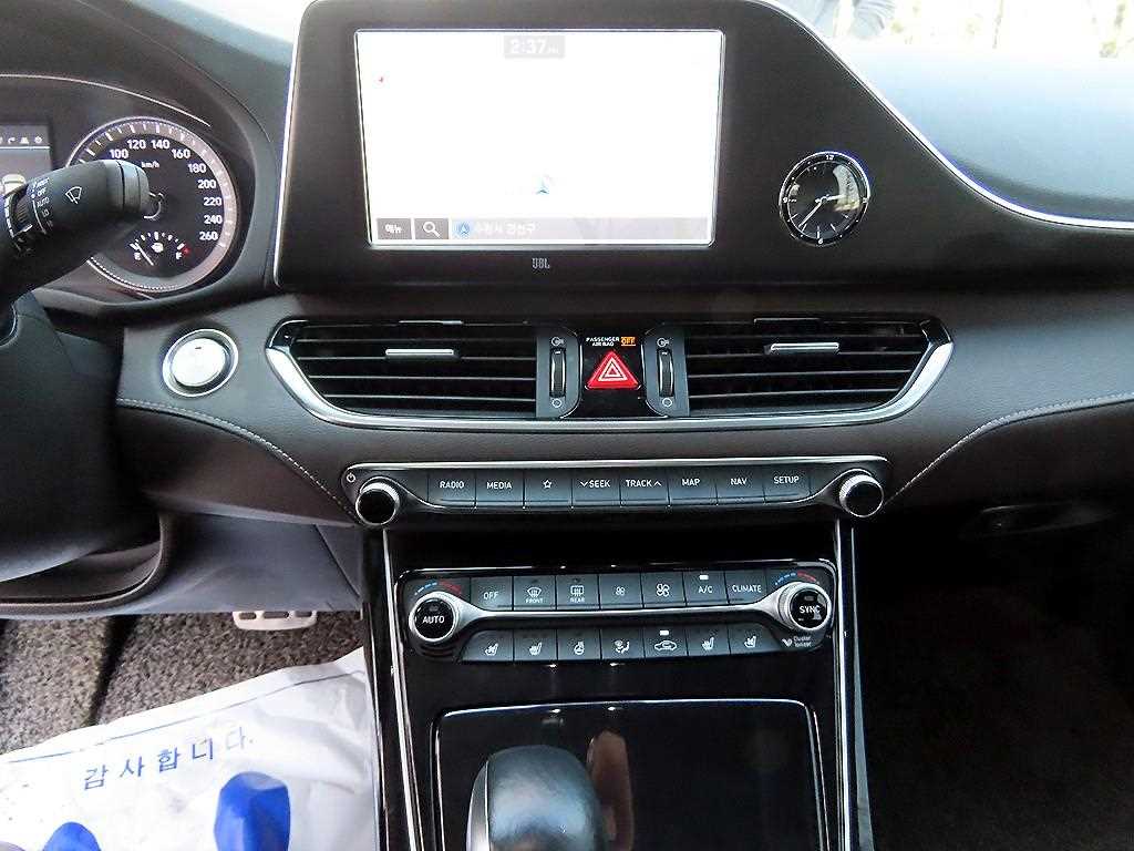 HYUNDAI Grandeur - Vista 12