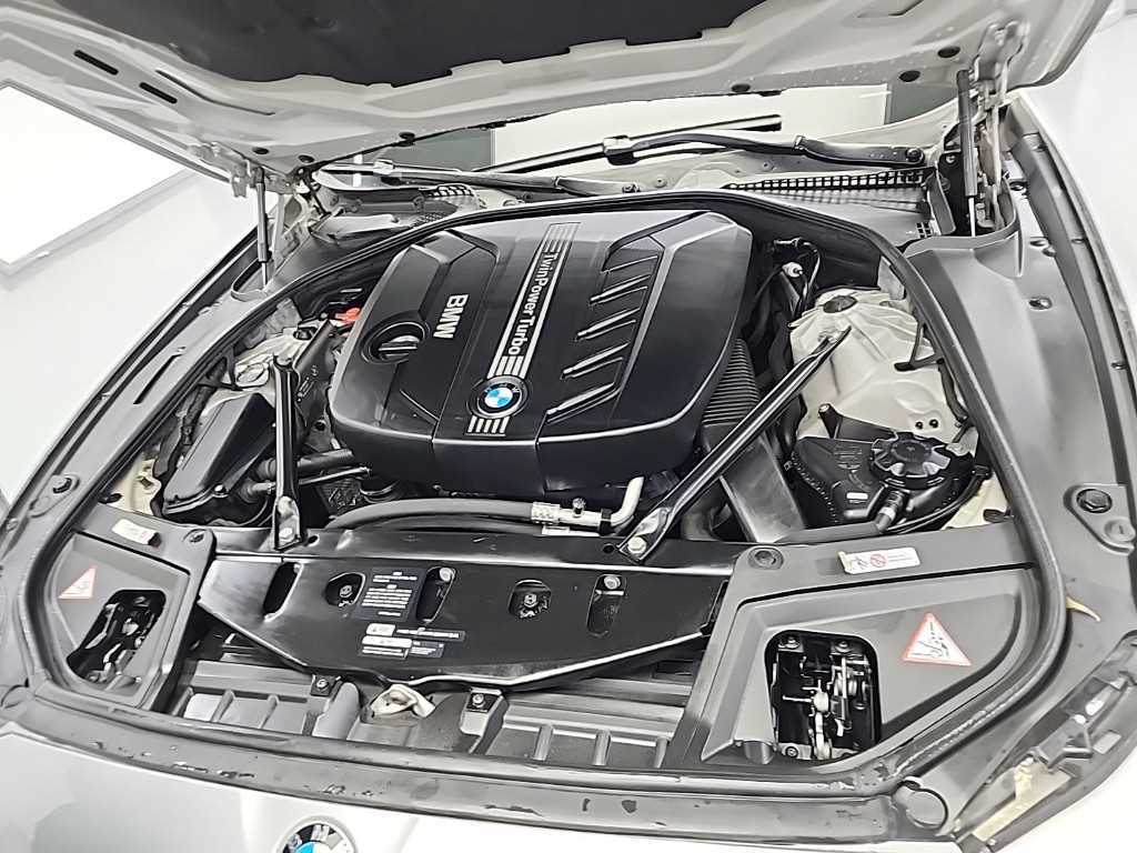 BMW 5 Series - Vista 5