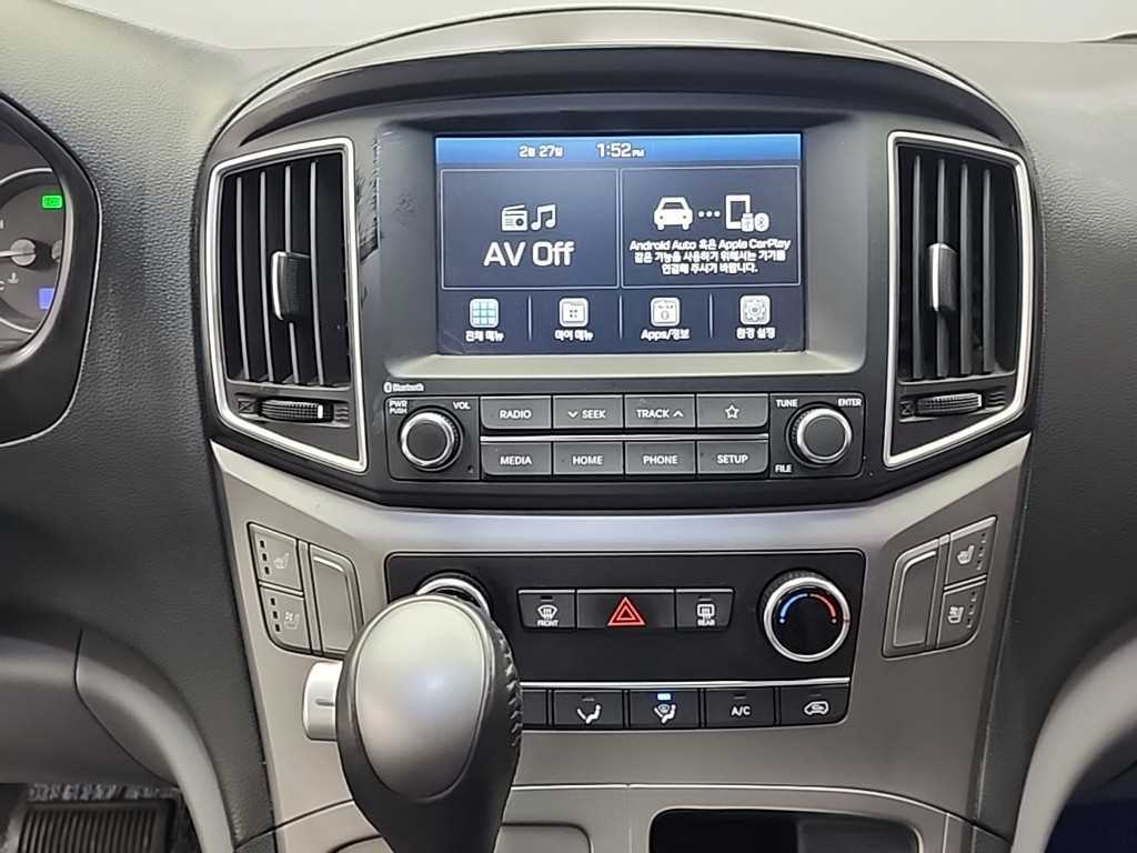 HYUNDAI Starex - Vista 10