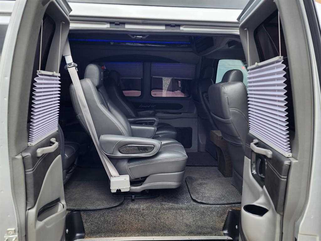 Chevrolet Express van 2017 Plateado - Importación desde Corea - HF Imports Iquique - Foto 14