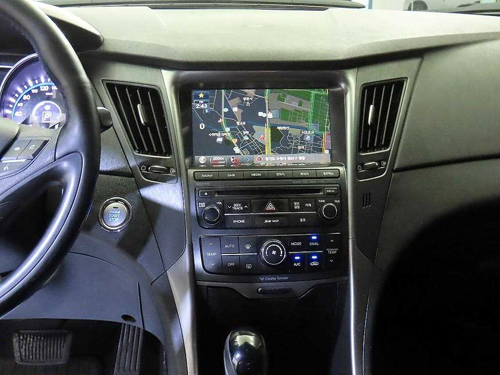 HYUNDAI Sonata - Vista 11