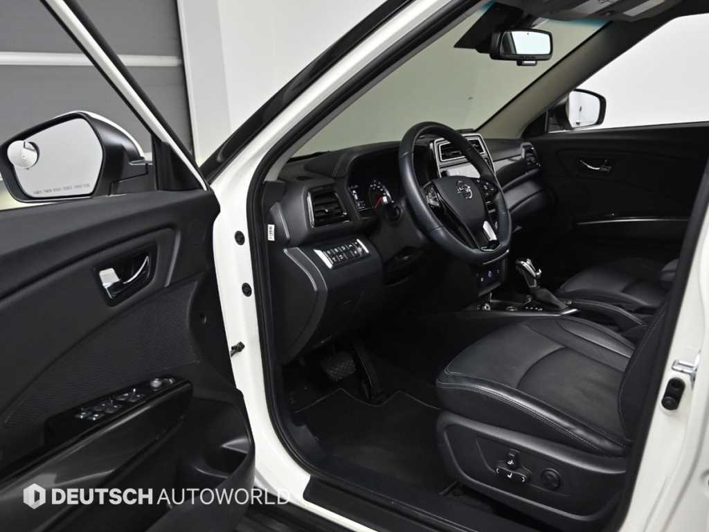 Ssangyong Tivoli - Vista 11