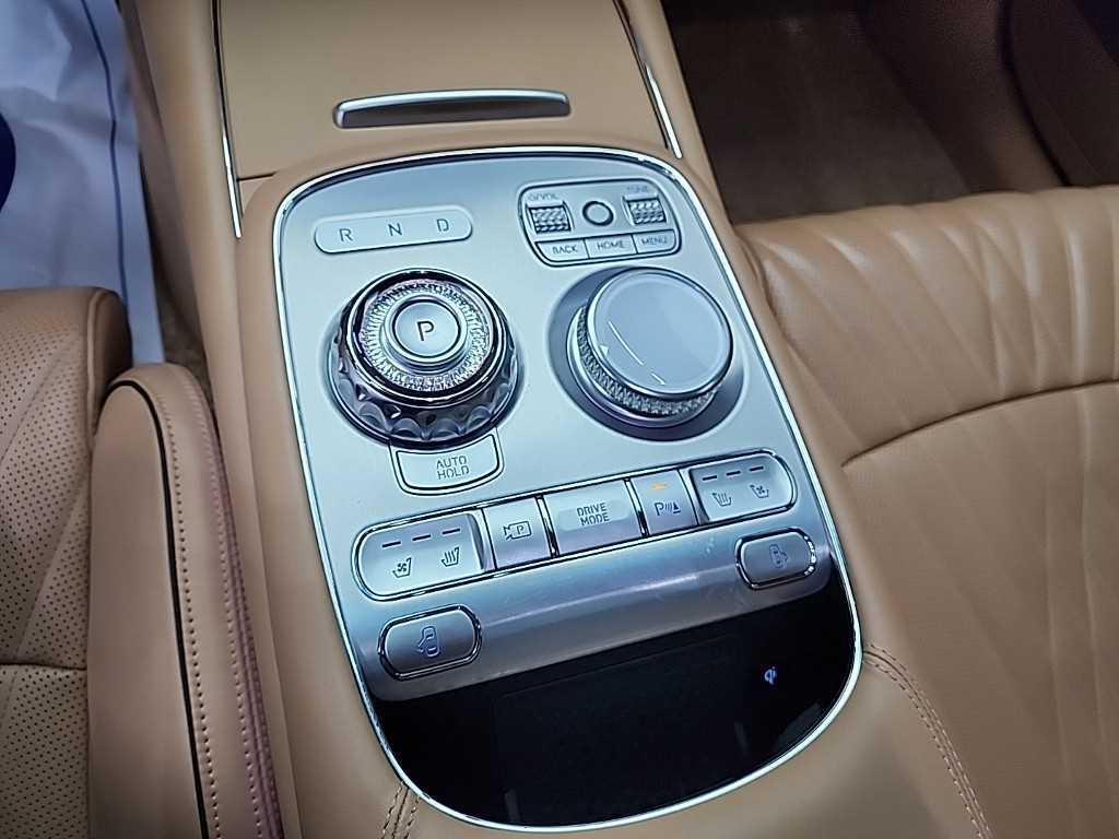 Genesis G90 - Vista 8