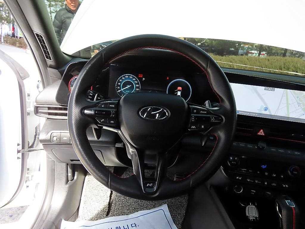 HYUNDAI Avante - Vista 8