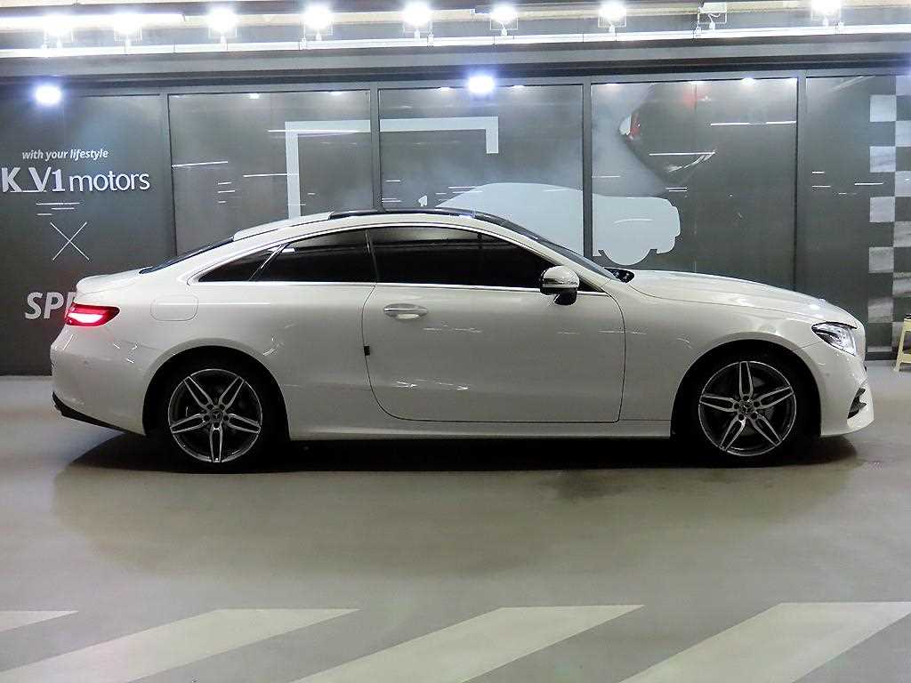 Mercedes Benz E class - Vista 3