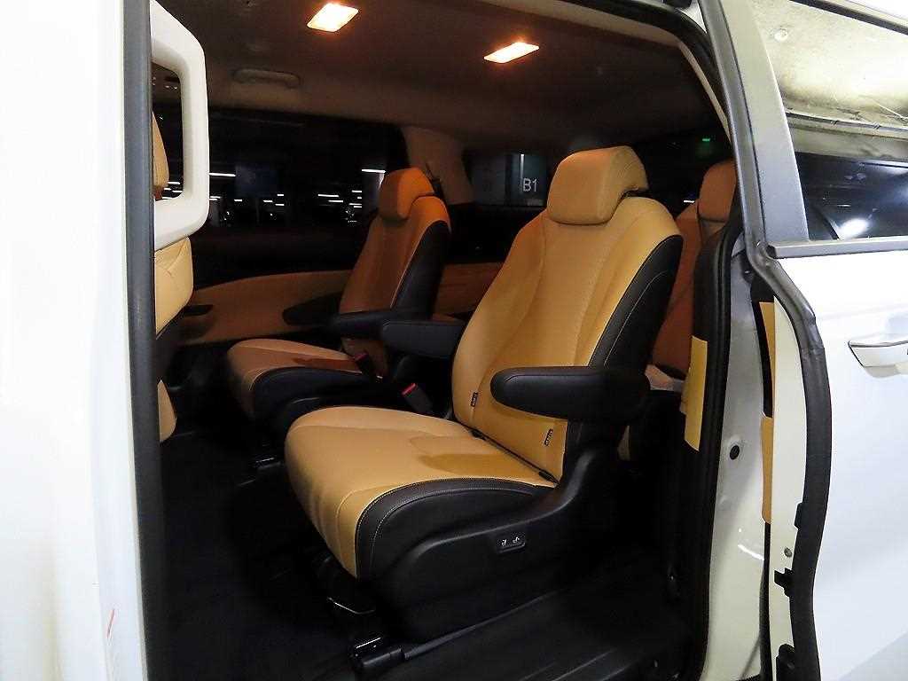 KIA Carnival - Vista 7