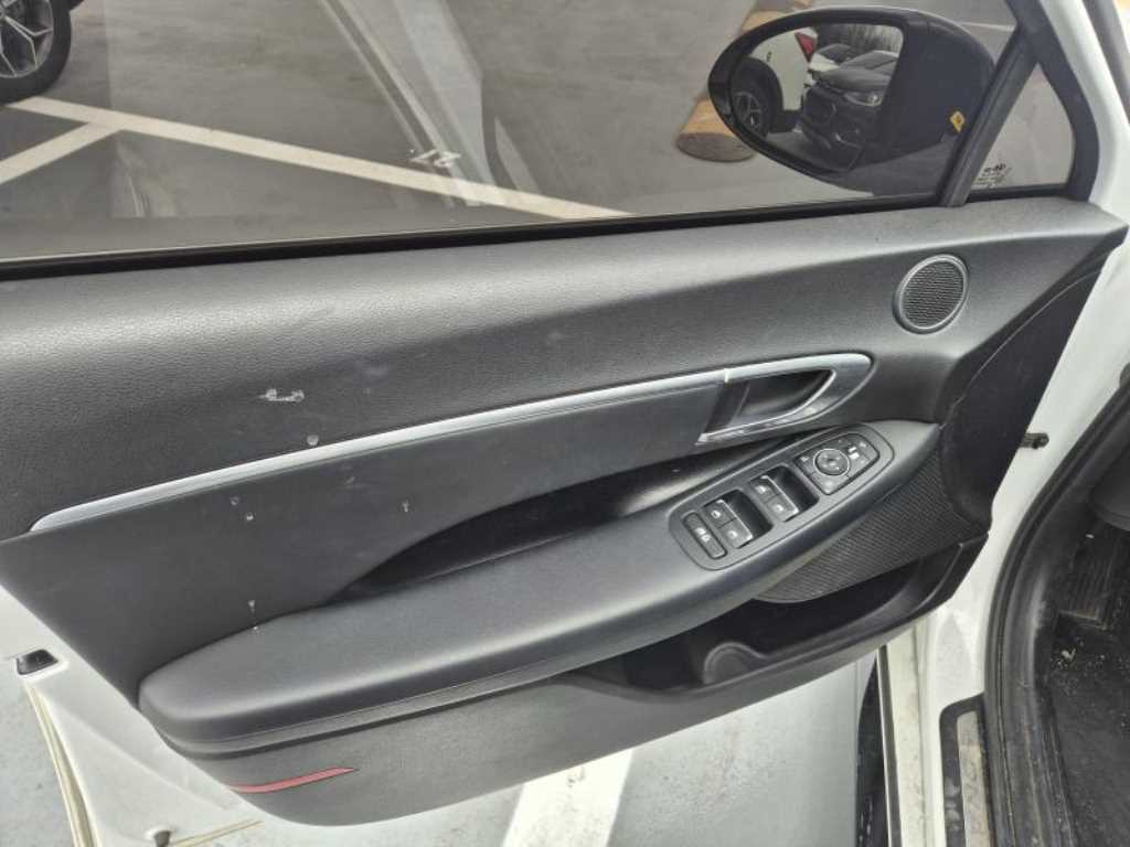 HYUNDAI Sonata - Vista 8