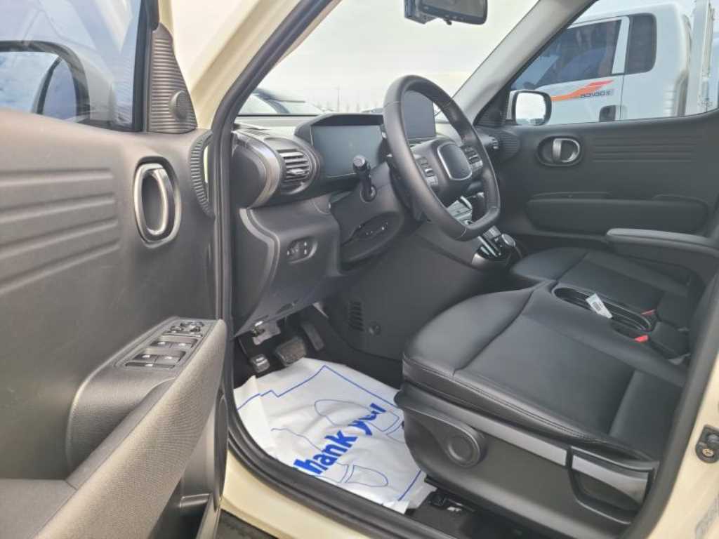 HYUNDAI Casper - Vista 9