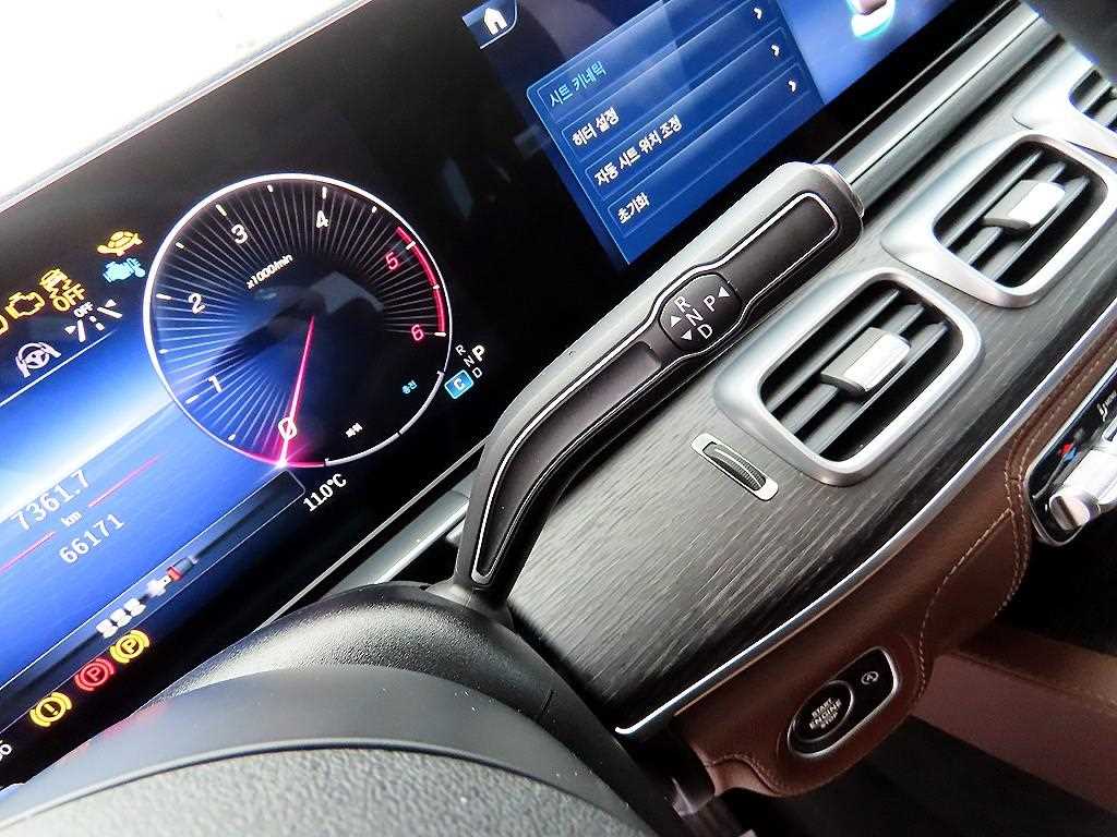 Mercedes Benz GLE Class - Vista 11