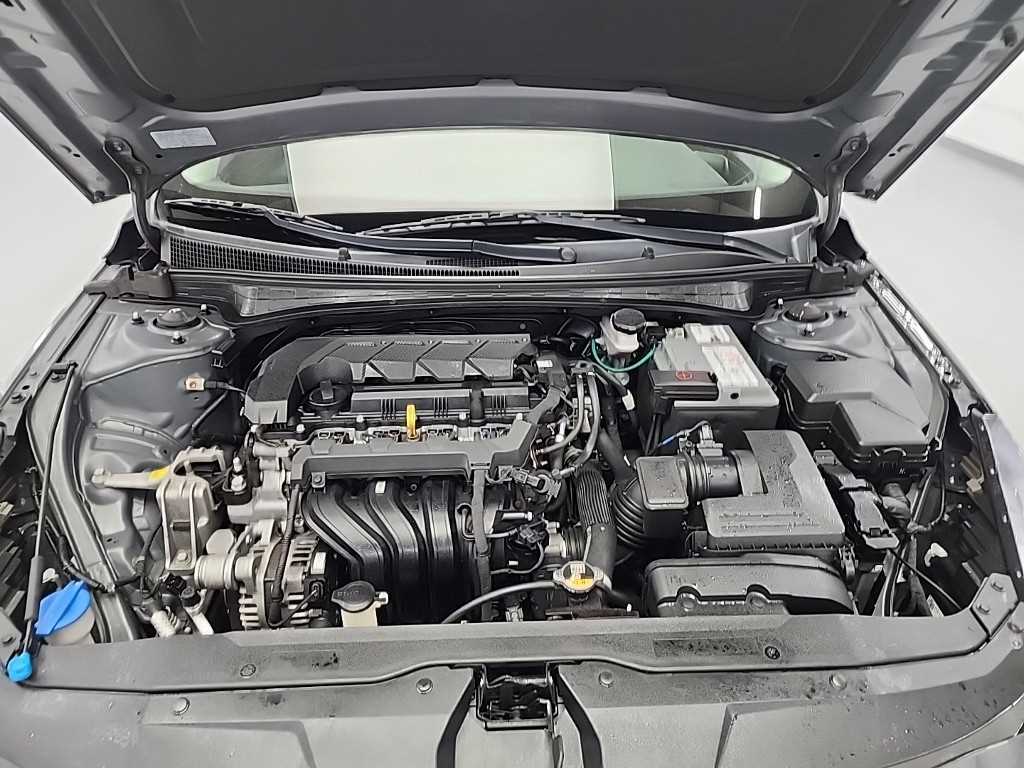 HYUNDAI Avante - Vista 5