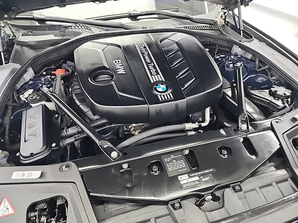 BMW 5 Series - Vista 5